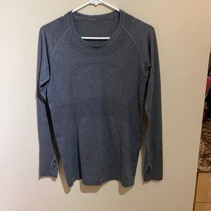 Lululemon swiftly tech long sleeve in gray size 8